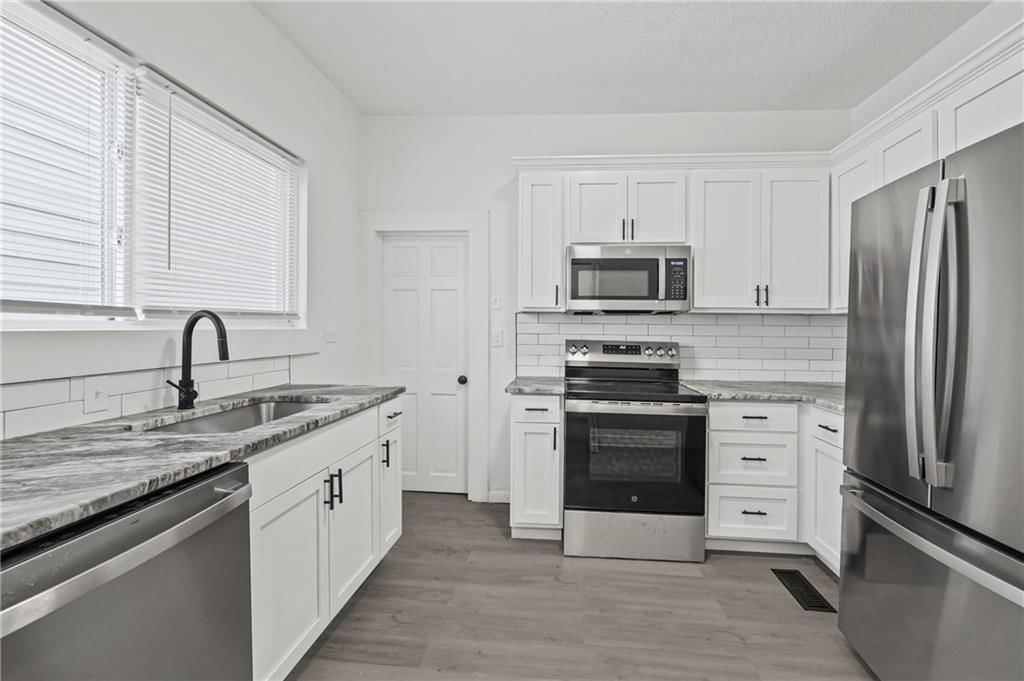 701 Elmwood Avenue — photo 5