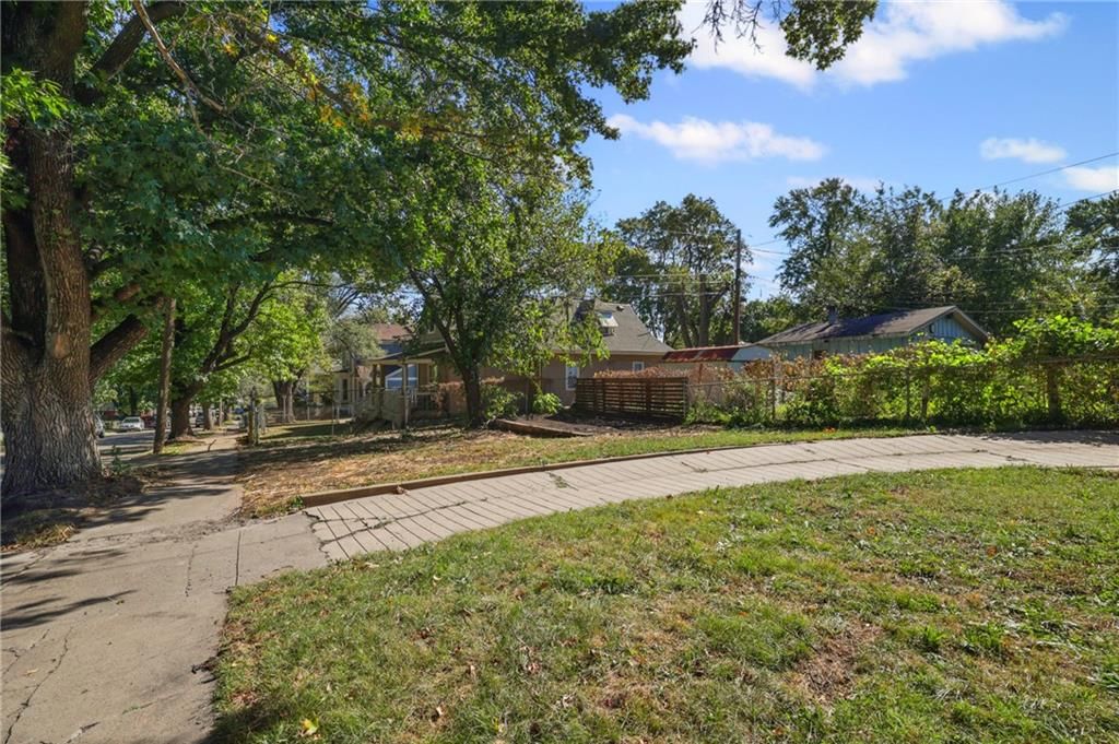 701 Elmwood Avenue — photo 28