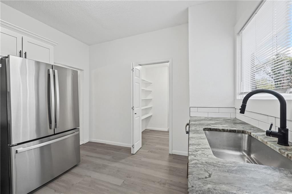 701 Elmwood Avenue — photo 35