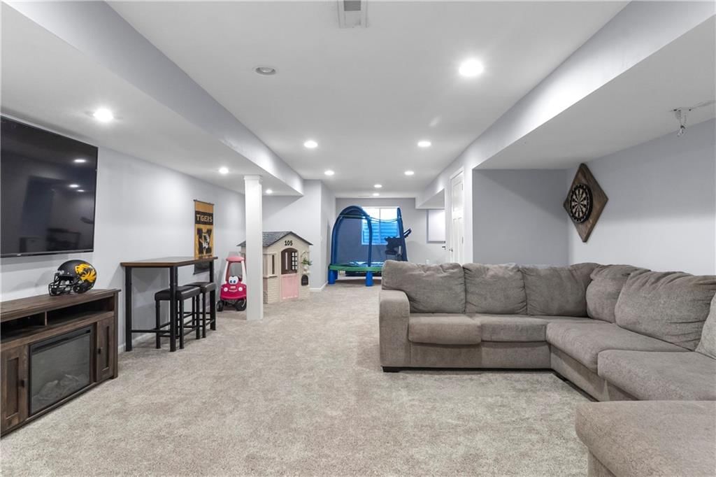 Photo 26 of 30 - 16045 NW 124th Street