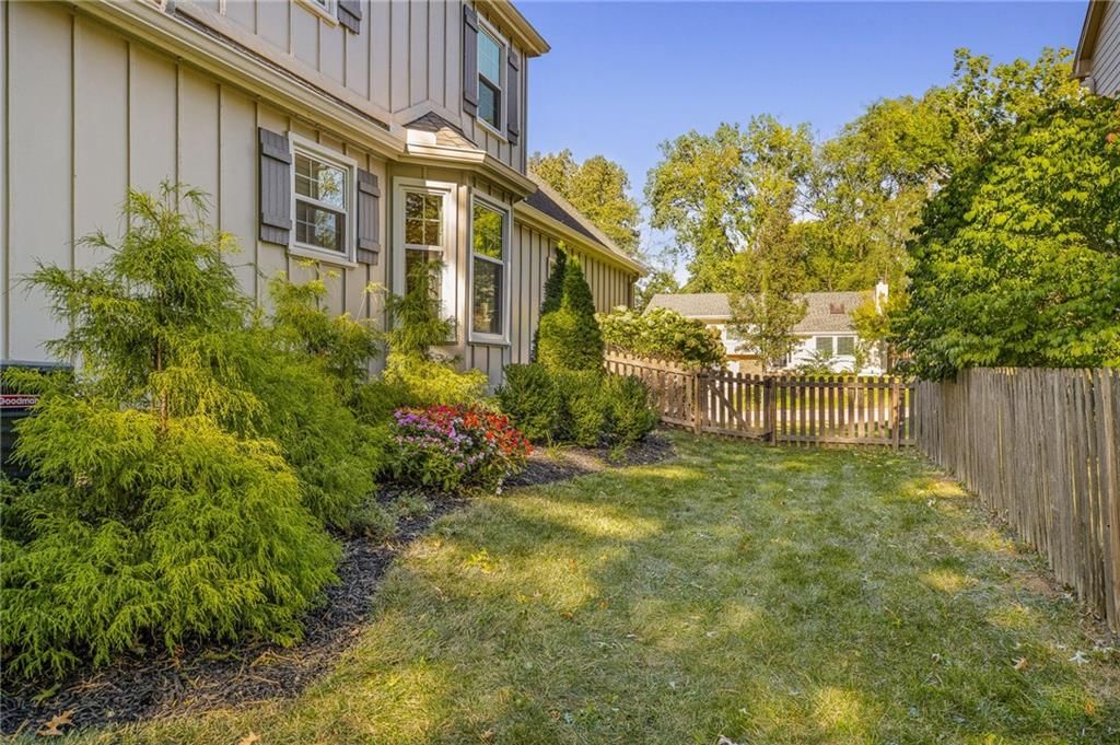 11422 Conser Street — photo 43