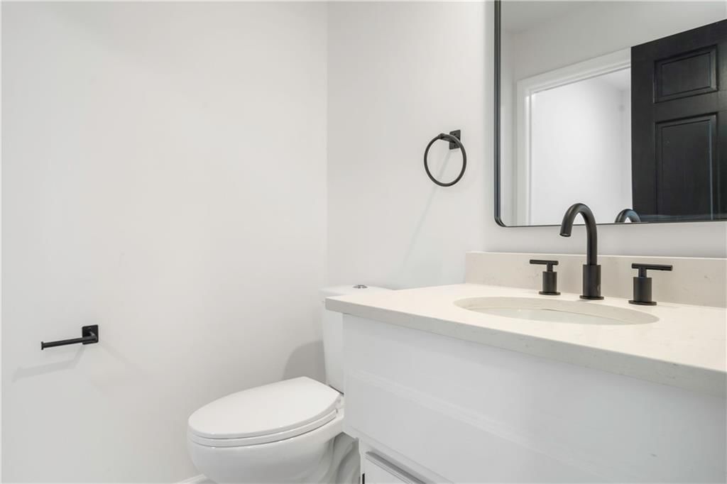 8707 N Lydia Avenue — photo 17