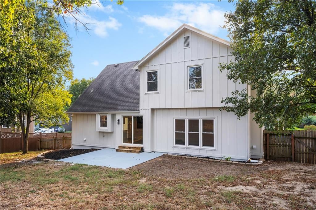 8707 N Lydia Avenue — photo 40