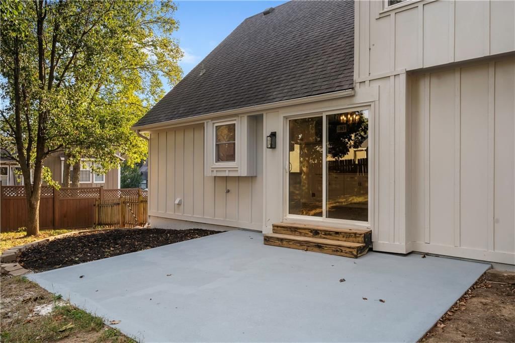 8707 N Lydia Avenue — photo 42