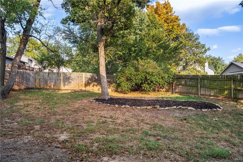 8707 N Lydia Avenue — photo 43