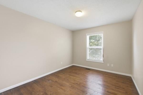 627 N POPLAR Street — photo 28