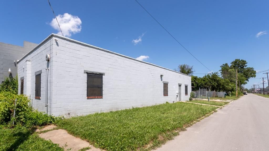 3812 Bennington Avenue — photo 19