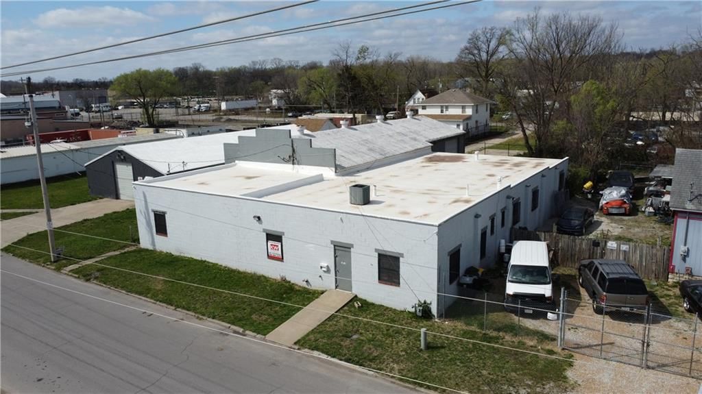 3812 Bennington Avenue — photo 48