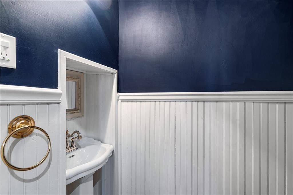 503 Marshall Street — photo 6