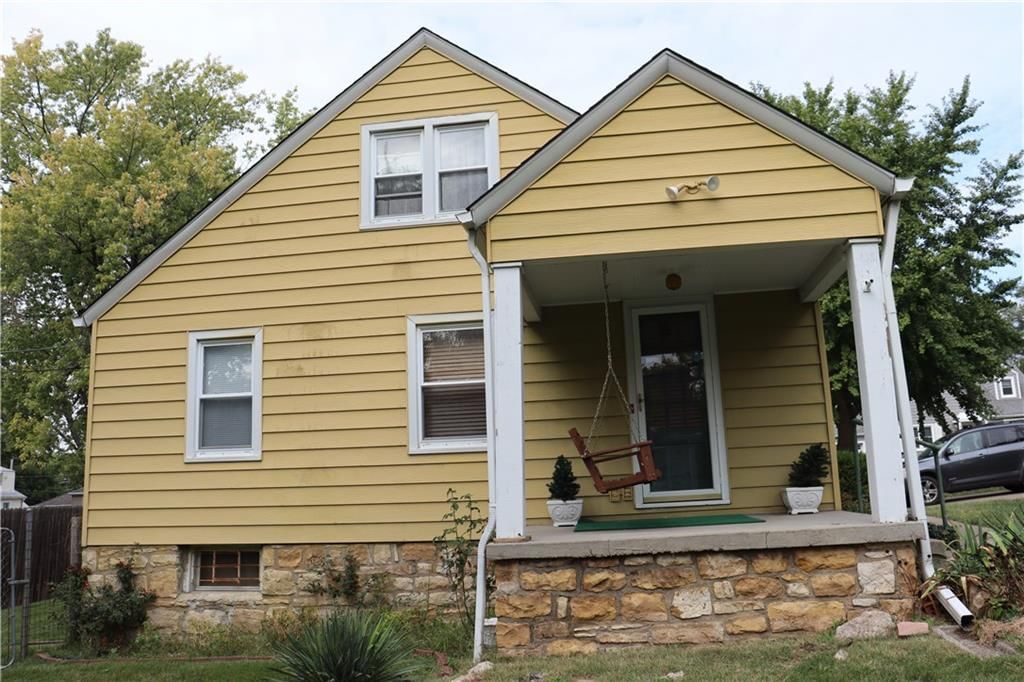 4724 Catalina Street — photo 2