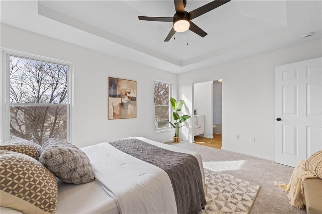 8540 N ROBINHOOD Avenue — photo 3