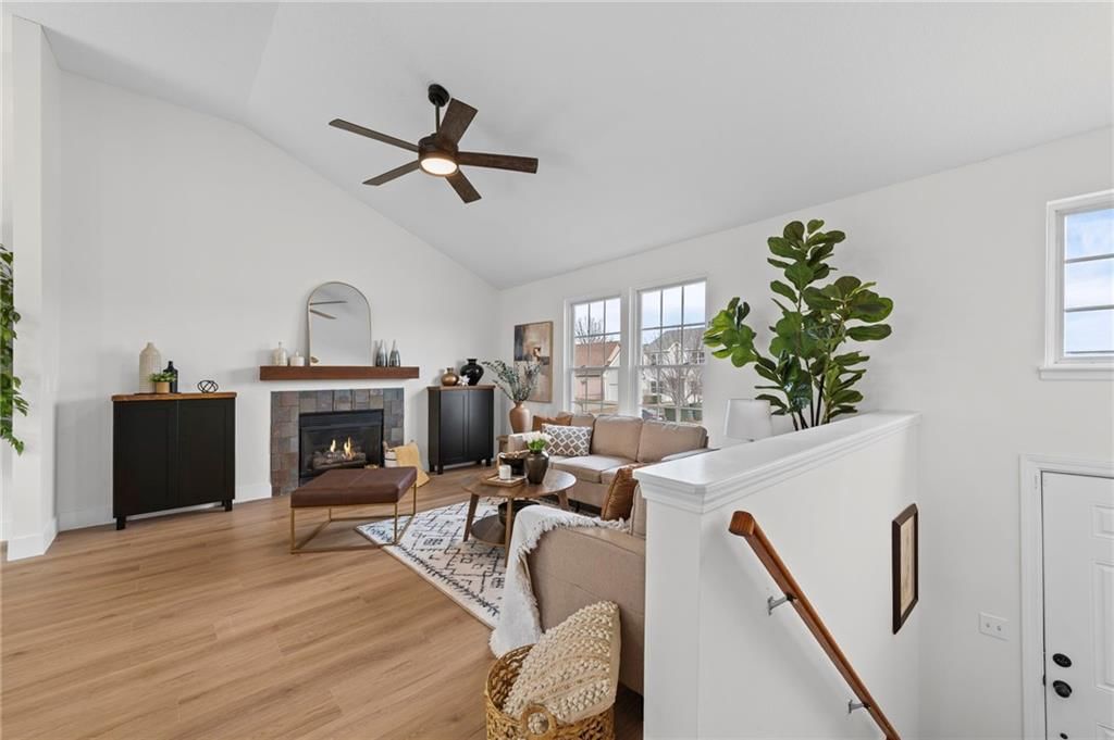 8540 N ROBINHOOD Avenue — photo 4