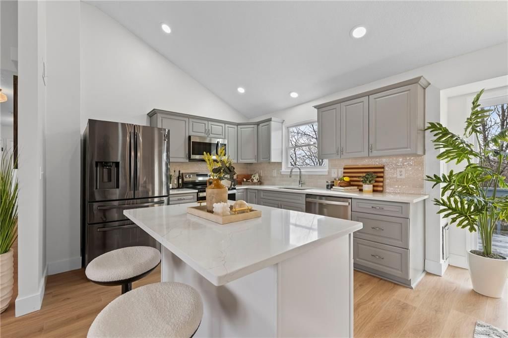 8540 N ROBINHOOD Avenue — photo 13