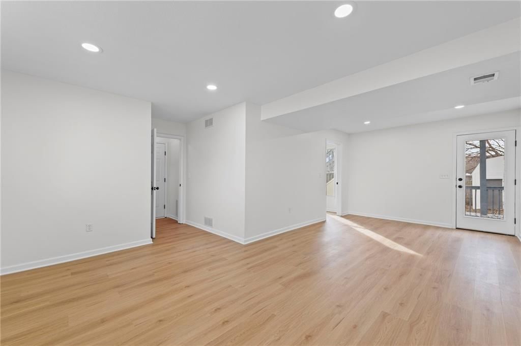 8540 N ROBINHOOD Avenue — photo 24