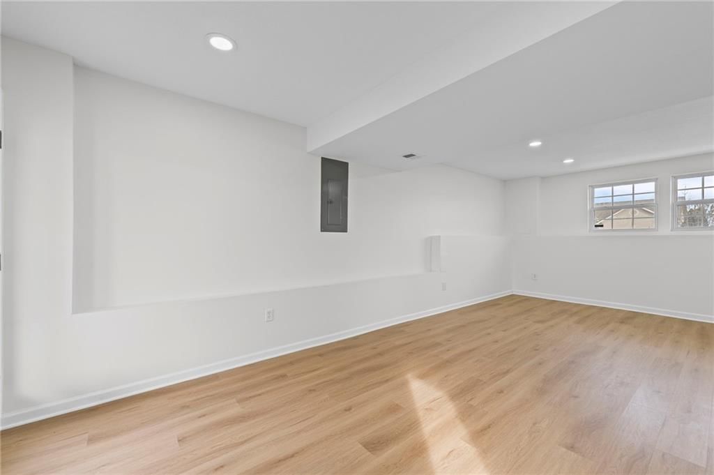 8540 N ROBINHOOD Avenue — photo 27