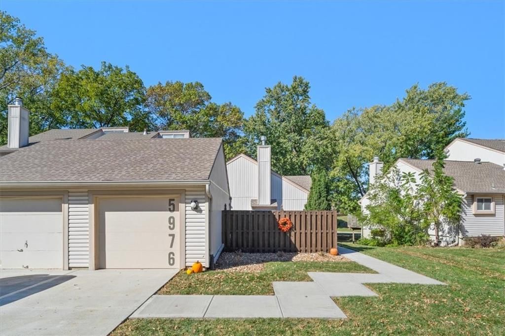 5976 N Kansas Avenue, Gladstone, MO
