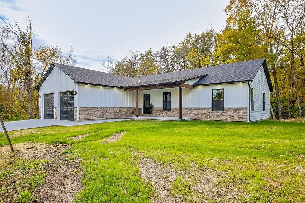 4716 NE Amazonia Road — photo 3