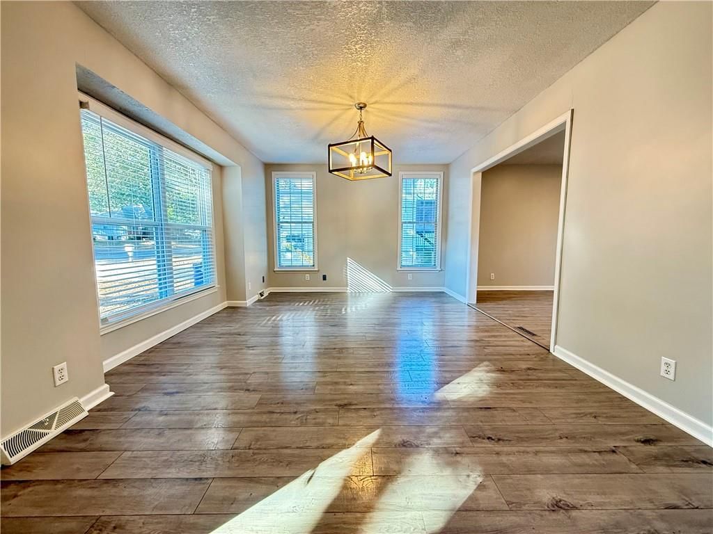 504 S CARDINAL Drive — photo 4