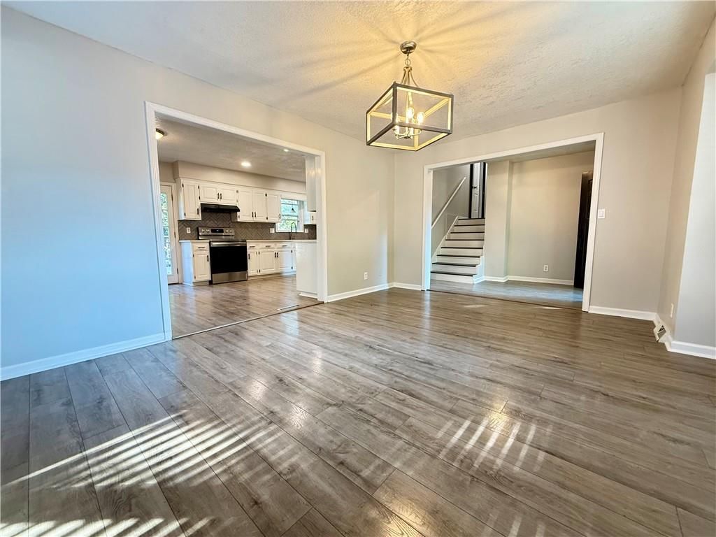 504 S CARDINAL Drive — photo 5