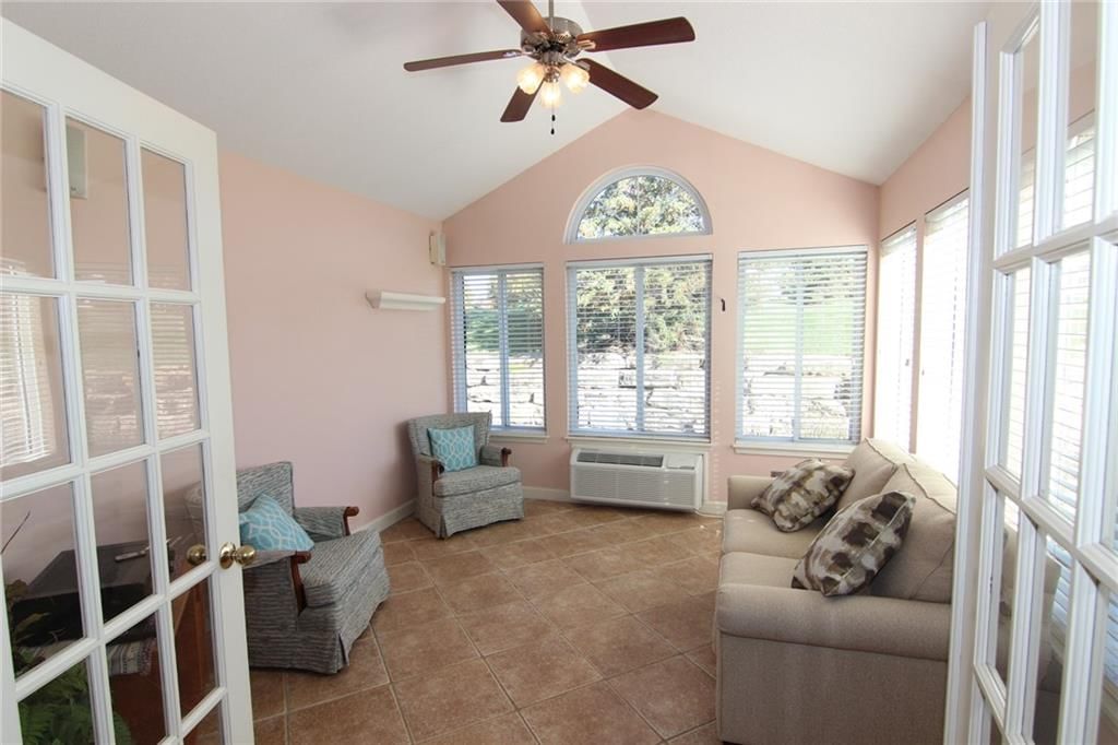 23217 W 71st Terrace — photo 5