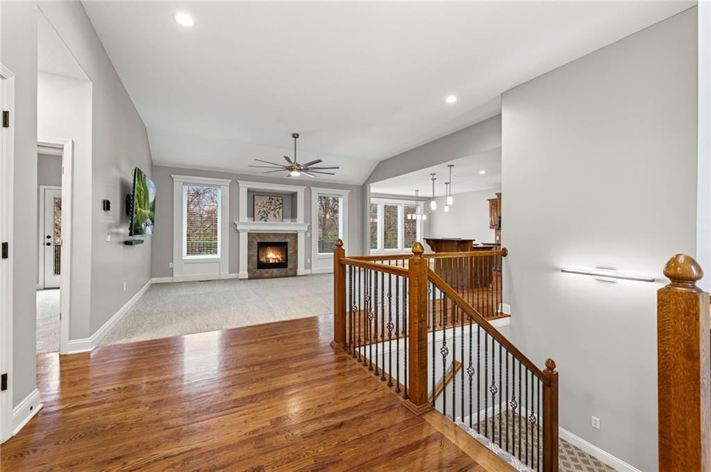 9605 N Adrian Avenue — photo 3