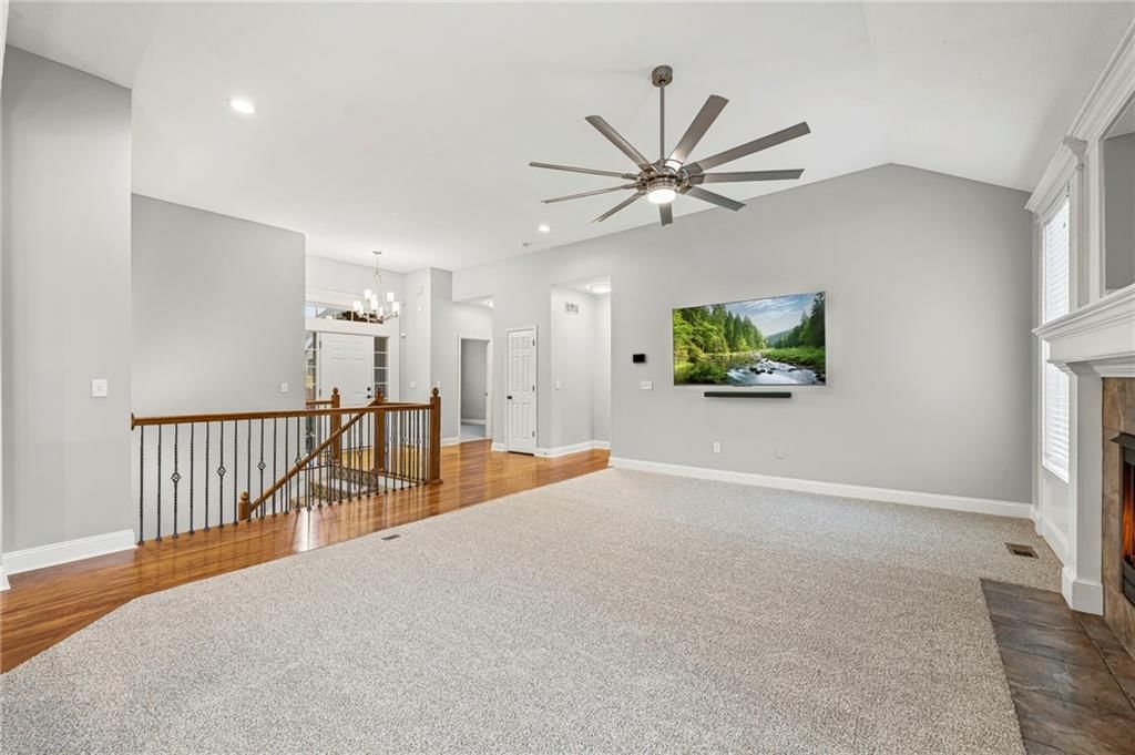 9605 N Adrian Avenue — photo 6