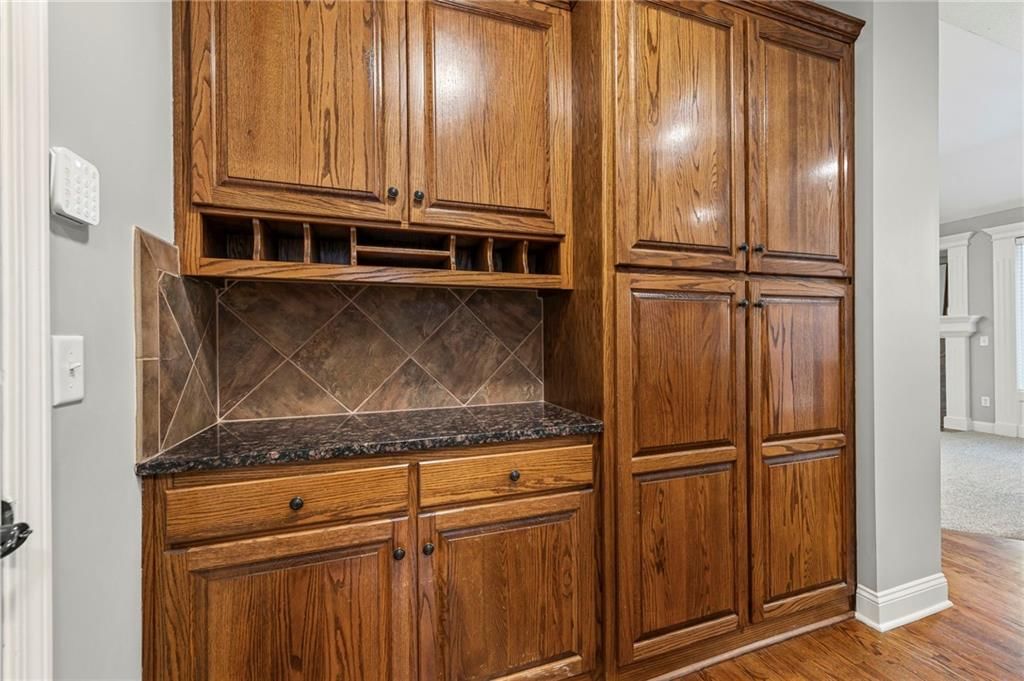 9605 N Adrian Avenue — photo 16
