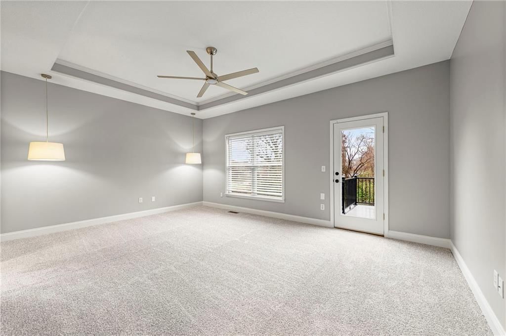 9605 N Adrian Avenue — photo 20