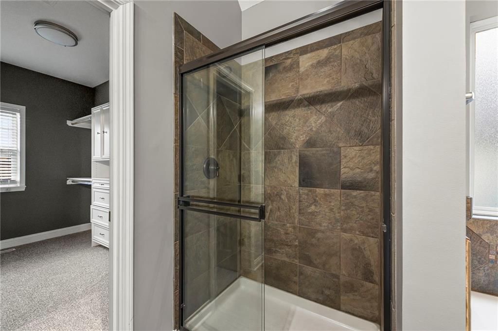 9605 N Adrian Avenue — photo 23
