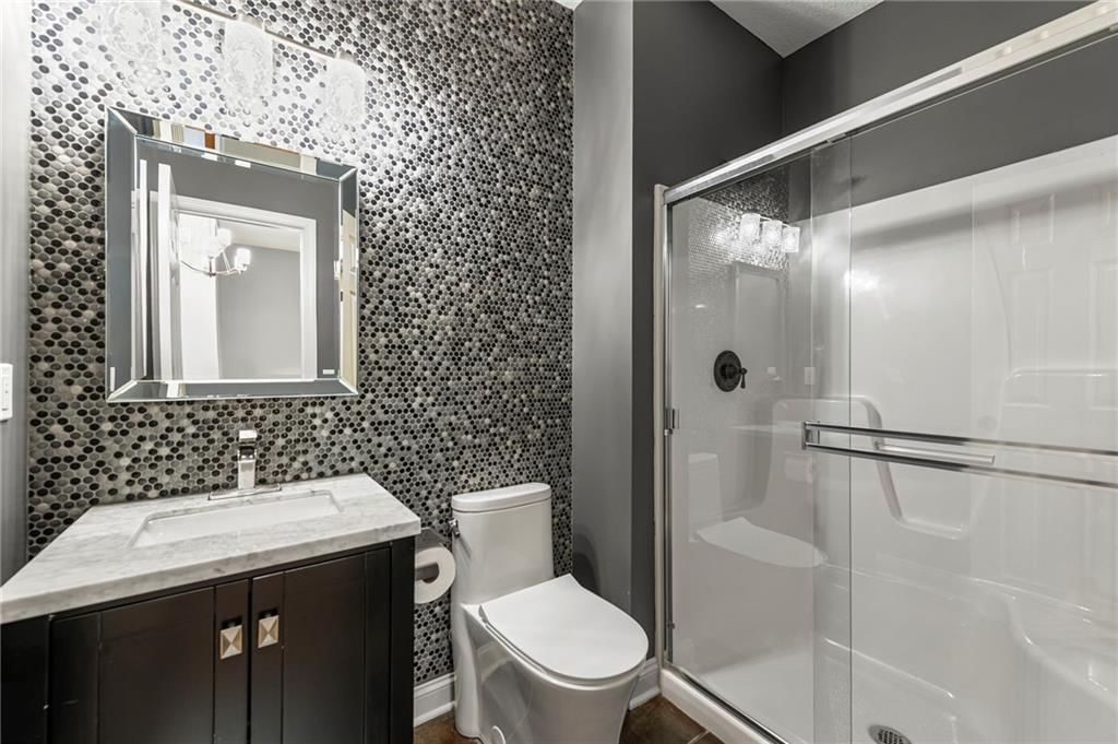9605 N Adrian Avenue — photo 27