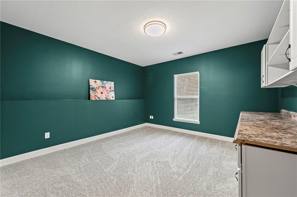 9605 N Adrian Avenue — photo 39