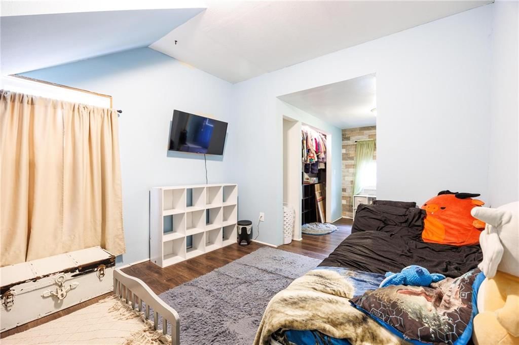 334 W Cedar Street — photo 17
