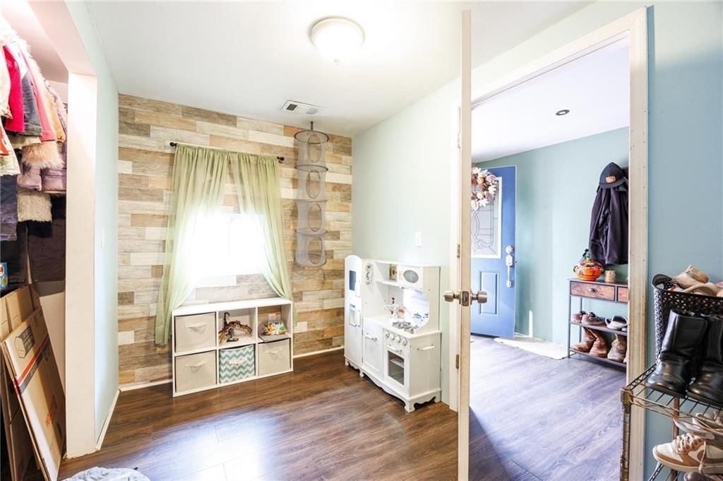 334 W Cedar Street — photo 18
