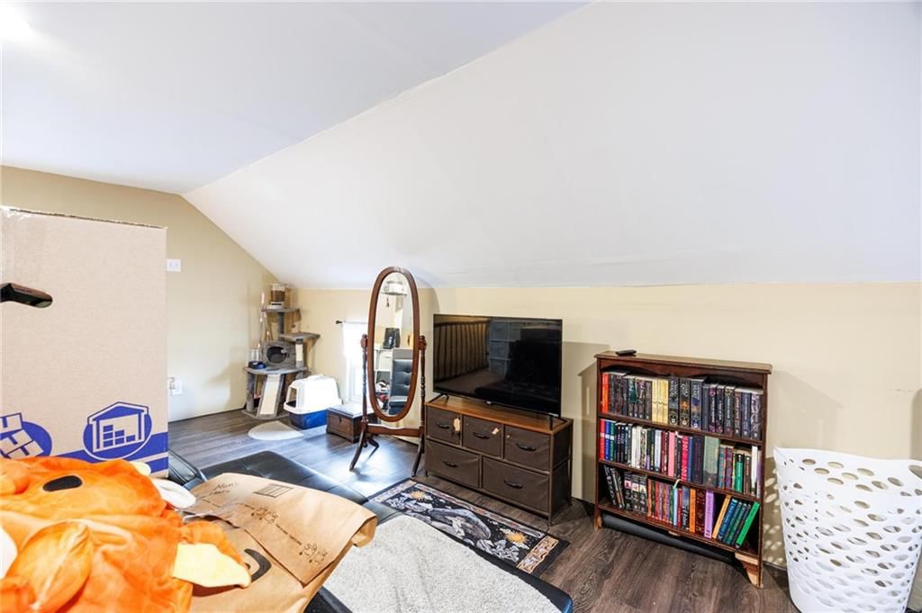 334 W Cedar Street — photo 21