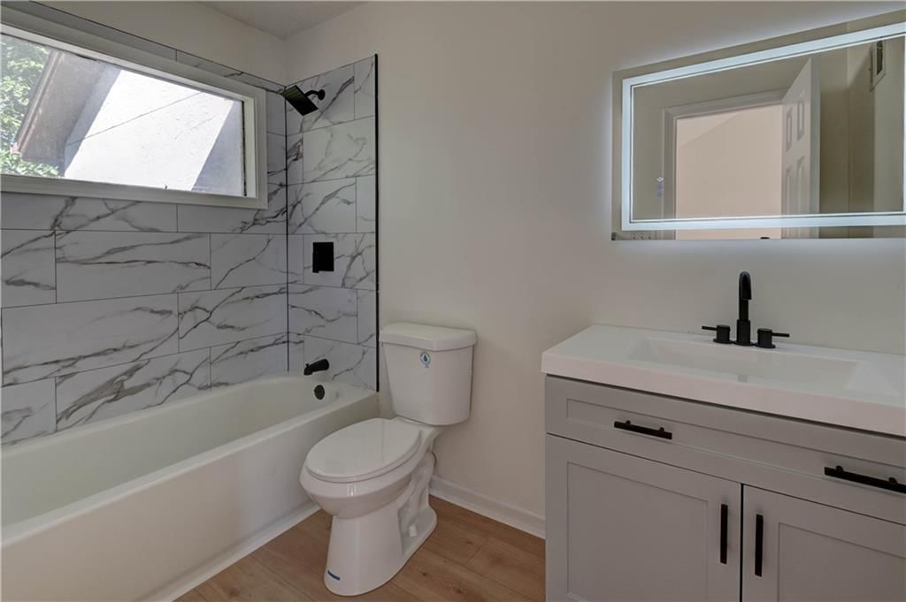 4804 Horton Street — photo 32