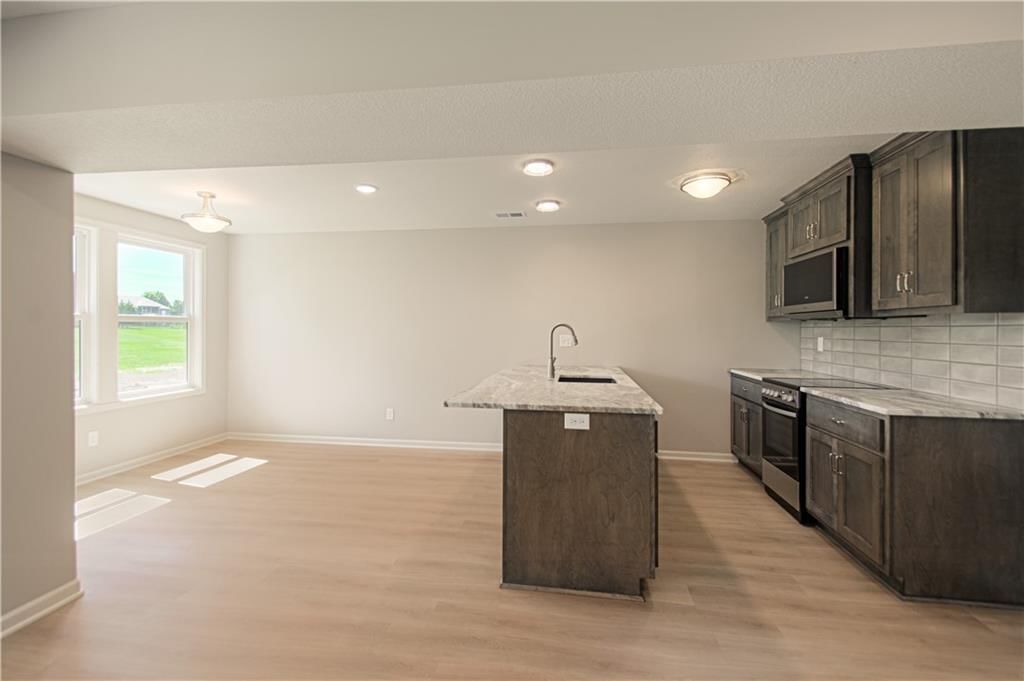 2119 Greenfield Point — photo 31