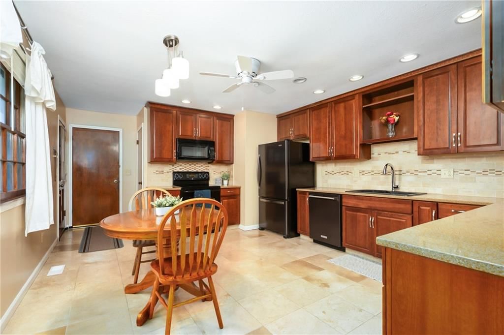 423 W 17th Street — photo 10