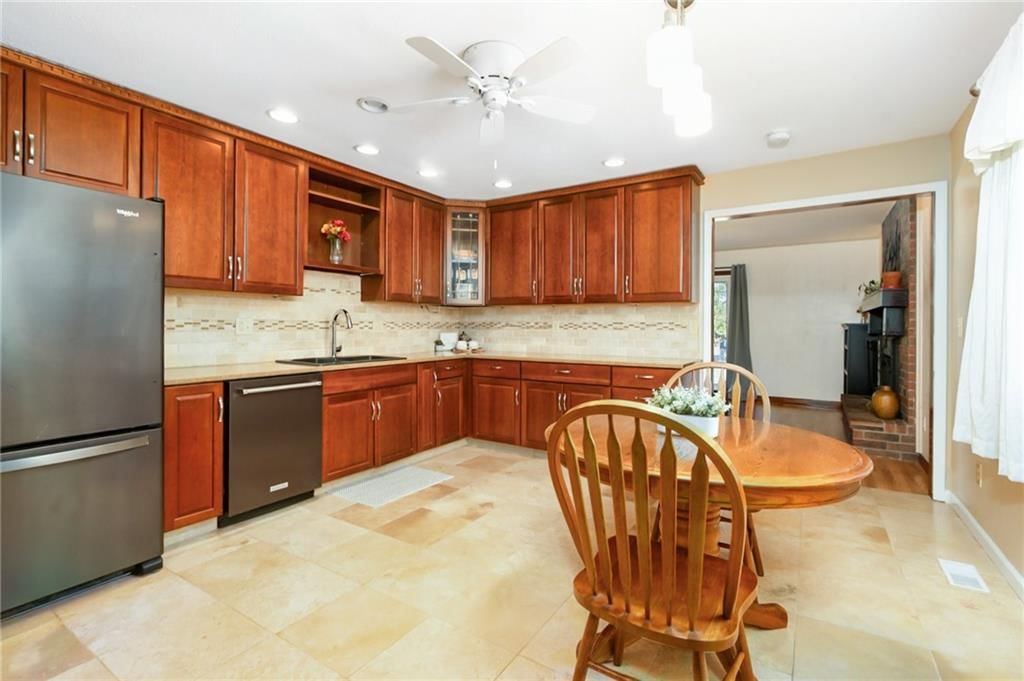 423 W 17th Street — photo 13