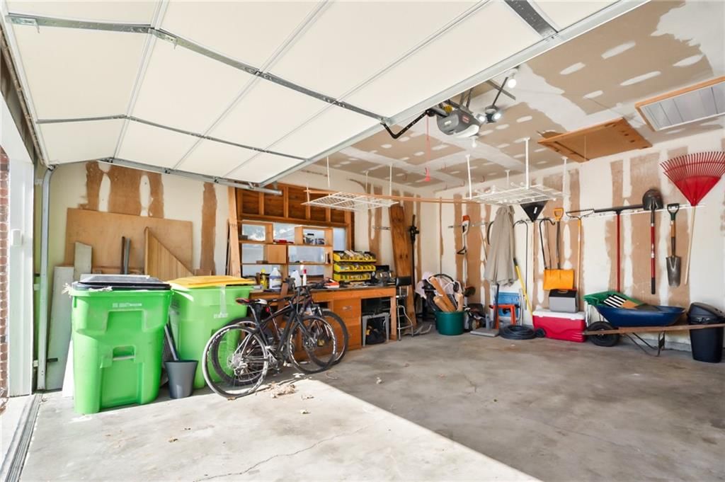 423 W 17th Street — photo 32
