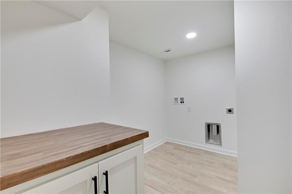 5809 Woodward Street — photo 24