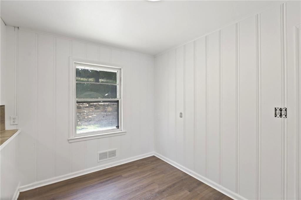 4216 Merriam Drive — photo 8
