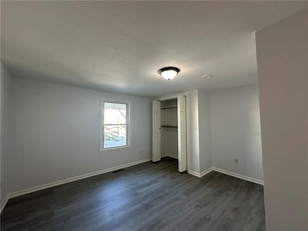 Photo 13 of 30 - 606 W South Street