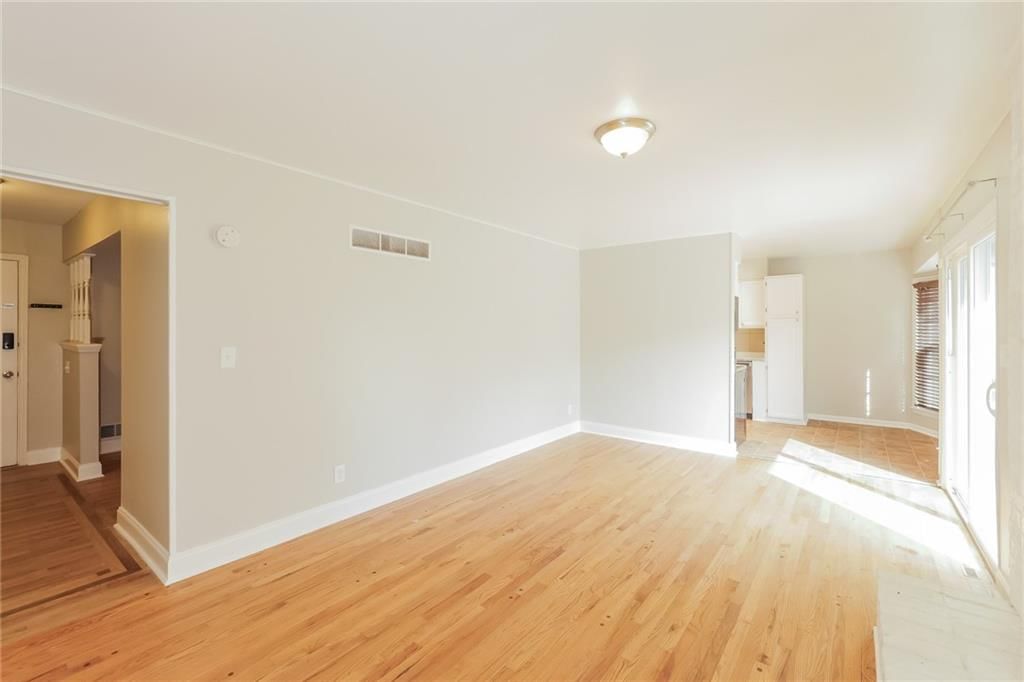 11059 Spring Valley Road — photo 5