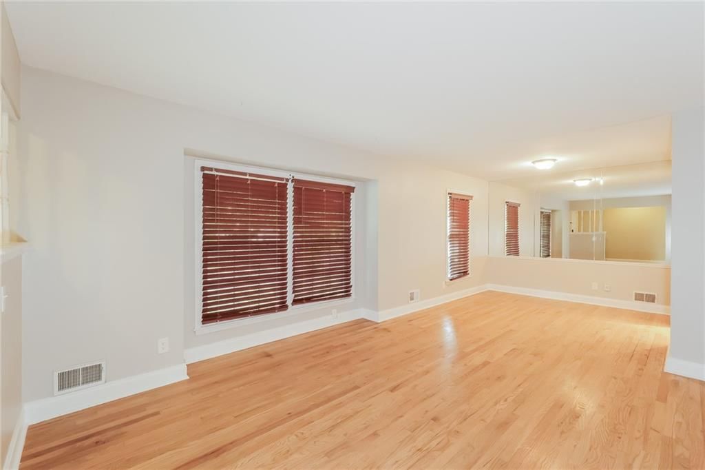 11059 Spring Valley Road — photo 10