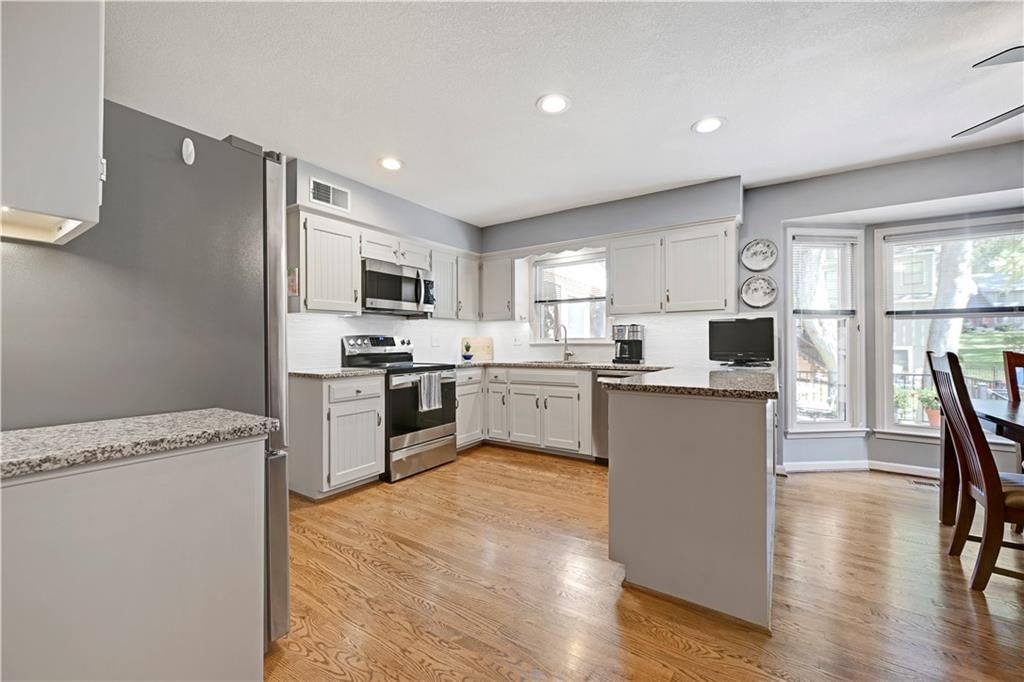 12808 W 82nd Street — photo 6
