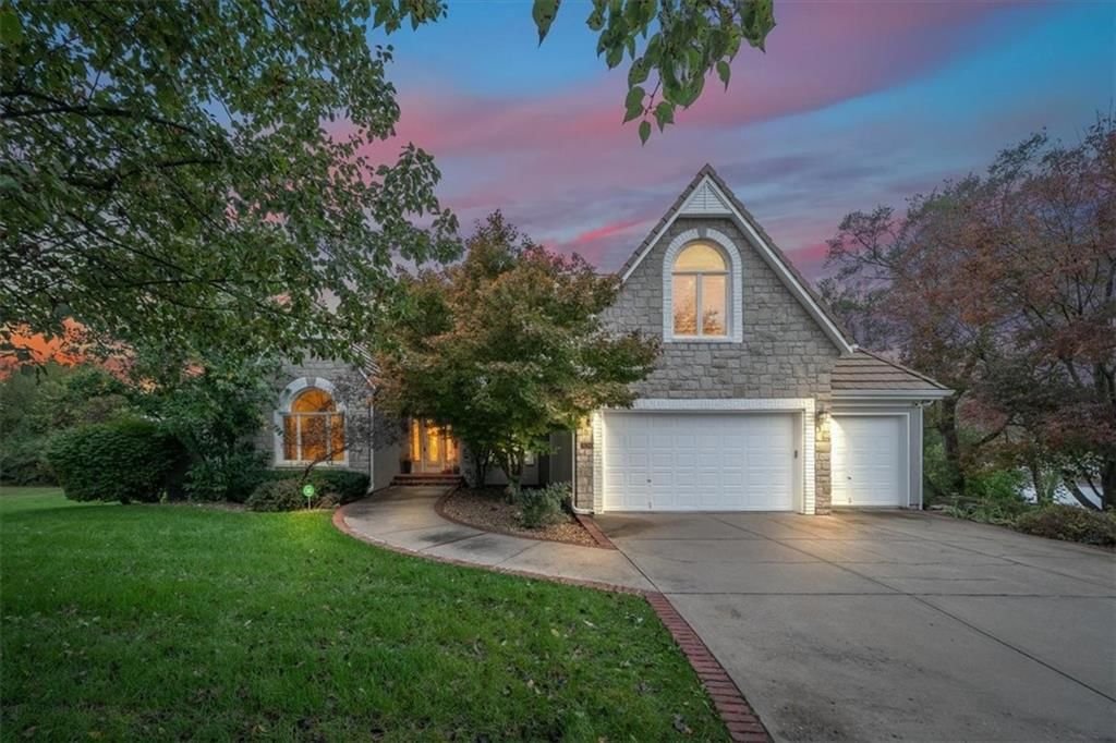 3124 SW Pergola View, Lee's Summit, MO