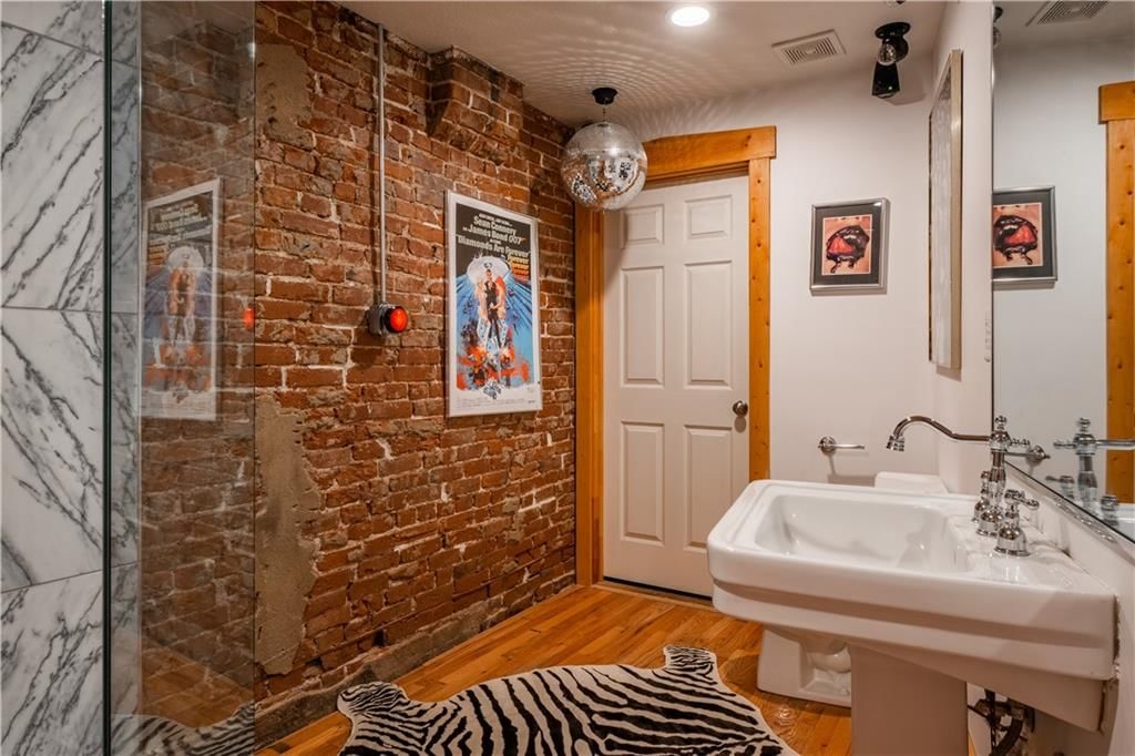 1600 Locust Street — photo 8