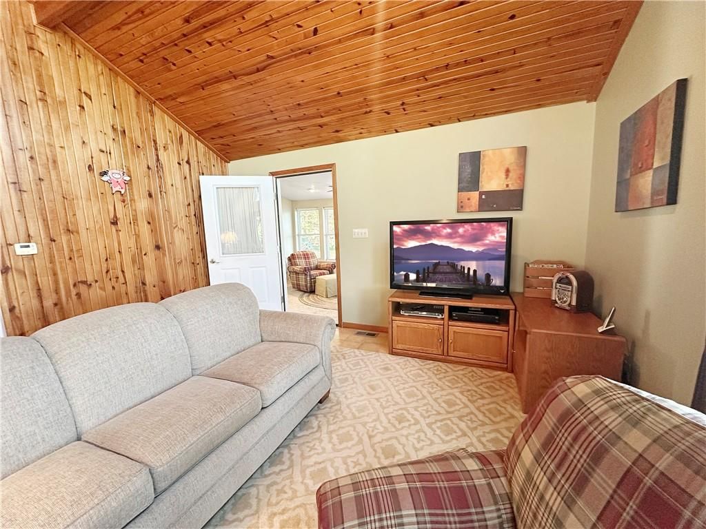 25433 Rustic Road — photo 9