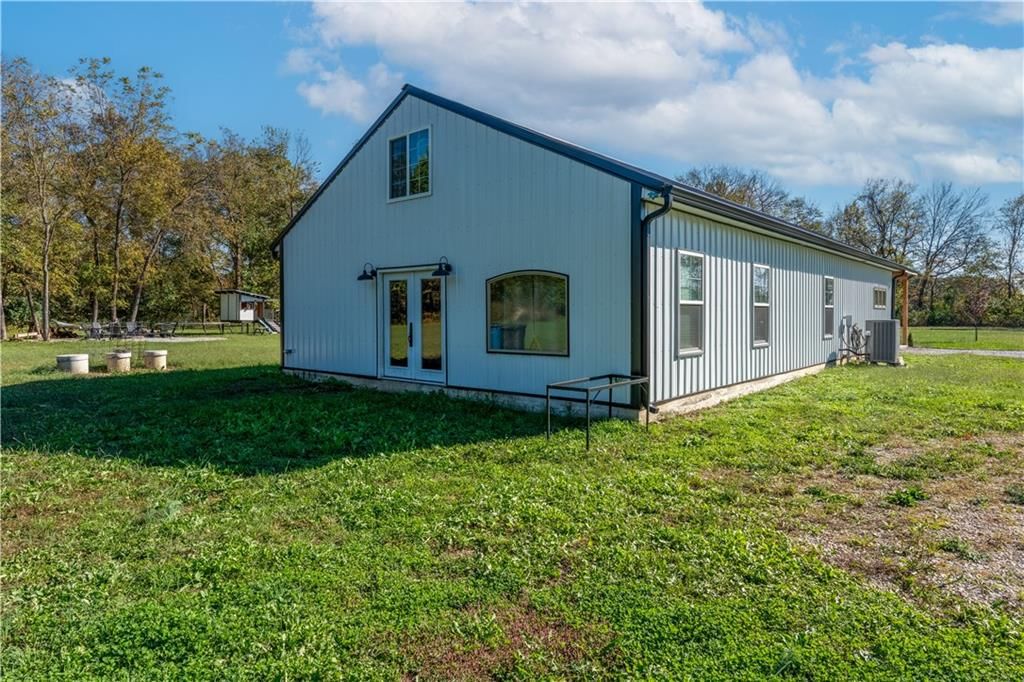 501 NW 101 Road — photo 23