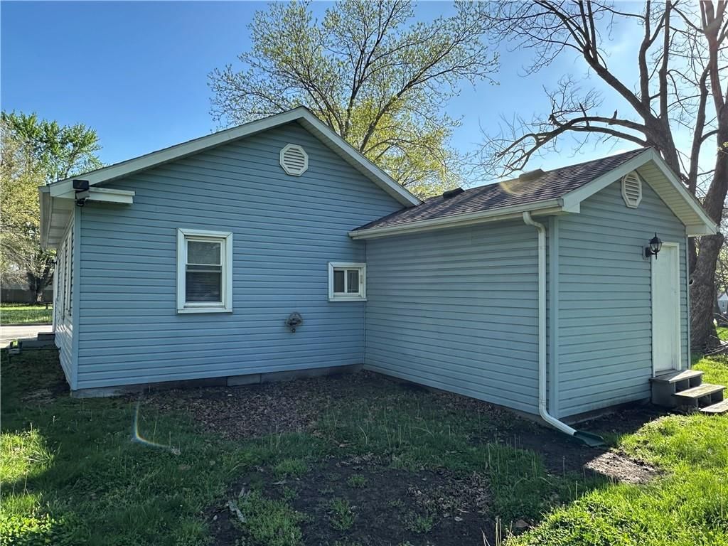 304 W South Street — photo 4